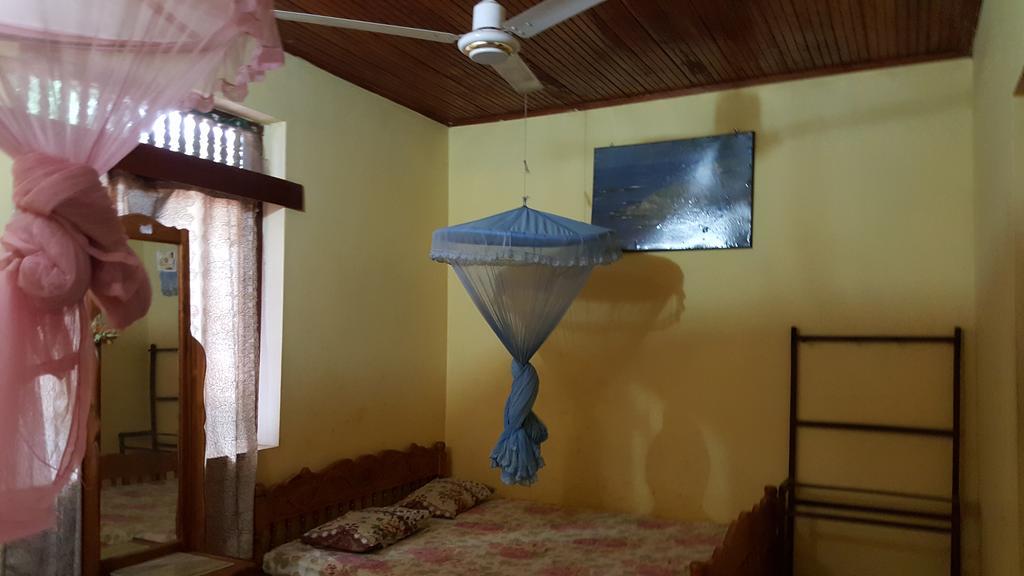Isuruma Rest Катарагама Стая снимка